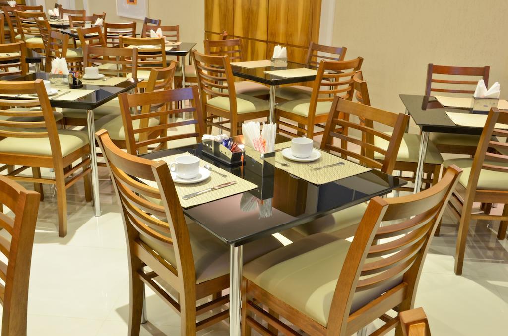 Capri Hotel Duque de Caxias Εξωτερικό φωτογραφία